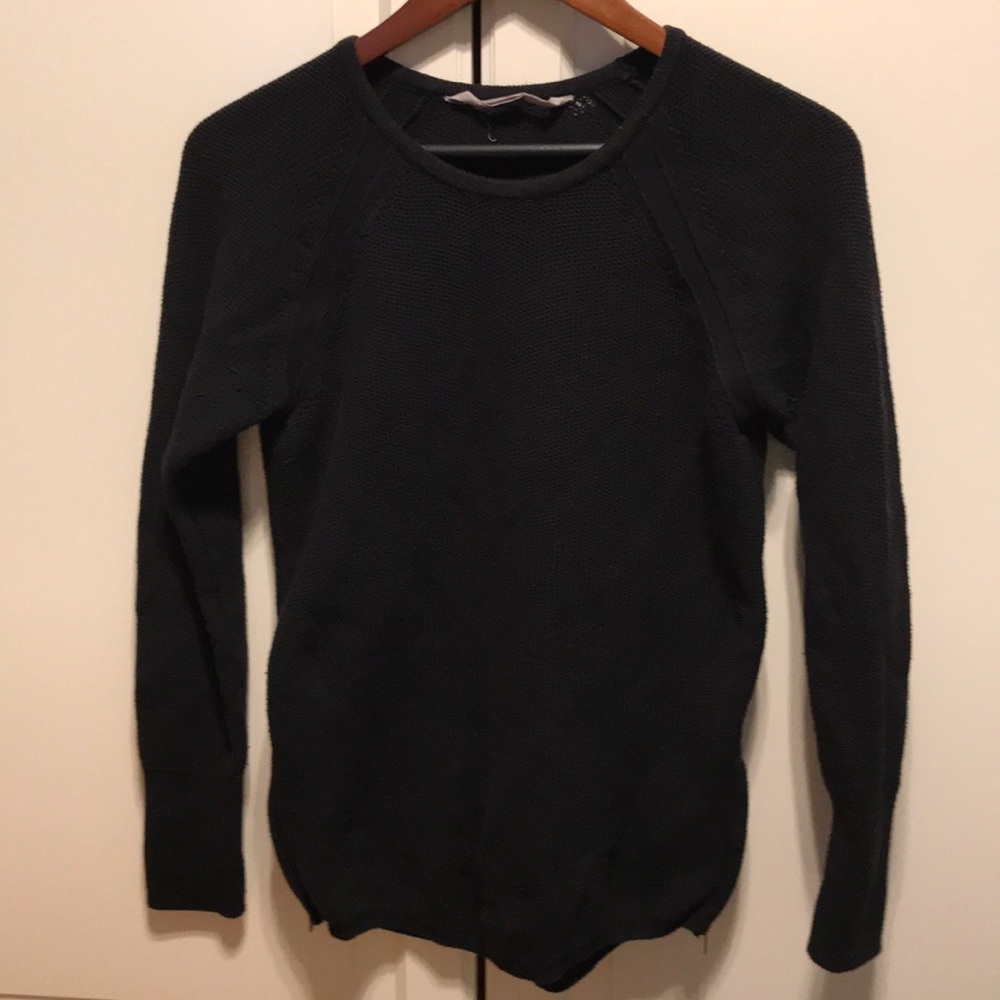 Women’s small sweater used black